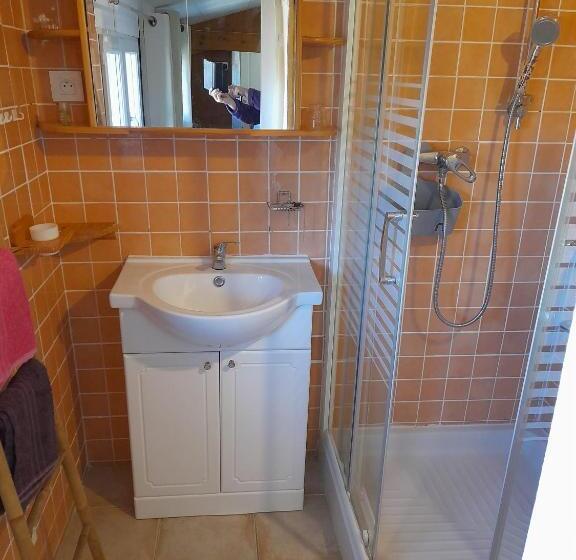 Семейный Номер Вид на Сад, Chambres D Hôtes Chez Cécile à Lagnes