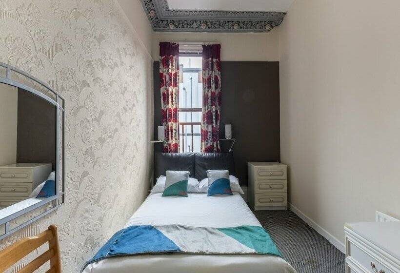 Номер Стандарт, OYO Queens Quarter