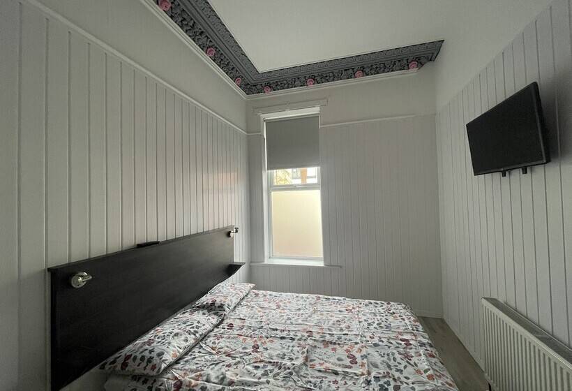 Номер Стандарт, OYO Queens Quarter