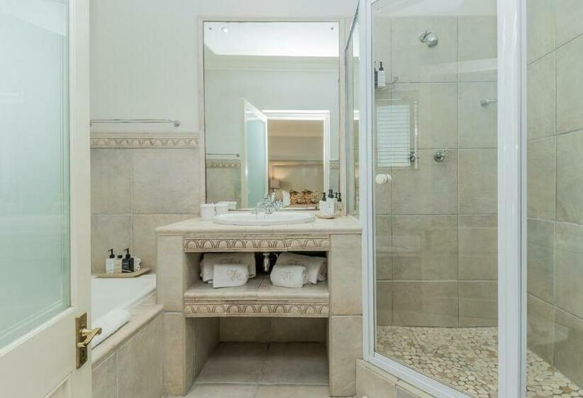 غرفة ديلوكس مطلّة علي الحديقة, Fernwood Manor Boutique Guest House