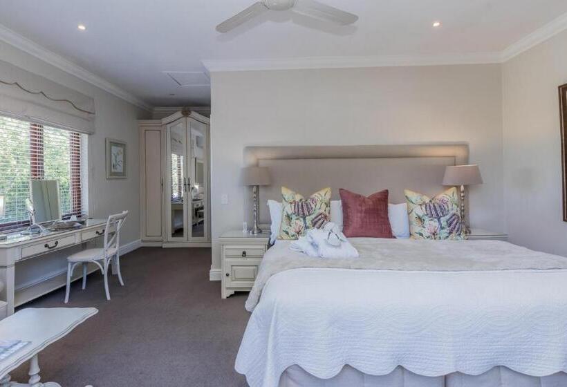 غرفة ديلوكس مزودة بشرفة, Fernwood Manor Boutique Guest House