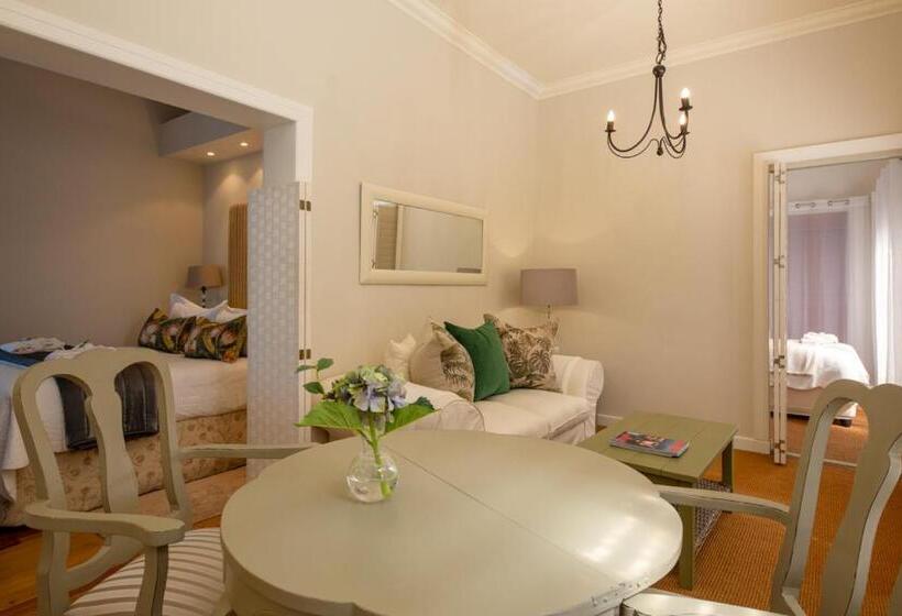جناح عائلي, Fernwood Manor Boutique Guest House
