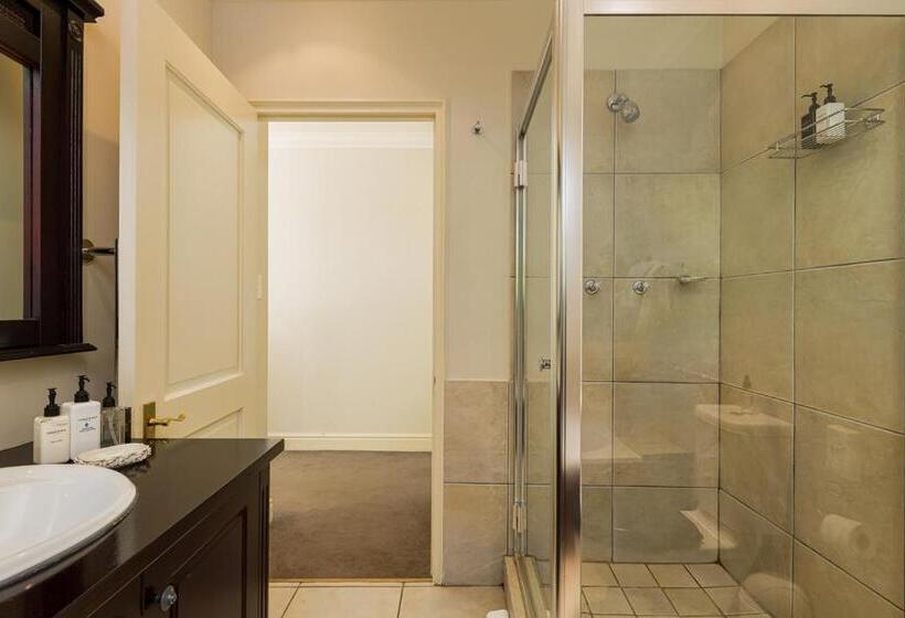 غرفة ديلوكس مطلّة علي الحديقة, Fernwood Manor Boutique Guest House