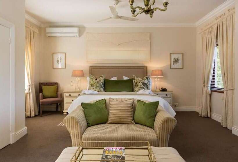 جناح إدارى, Fernwood Manor Boutique Guest House