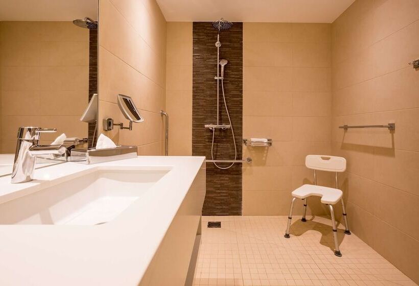 اتاق سوپریور با چشم‌انداز استخر, Radisson Blu Resort & Spa, Gran Canaria Mogan