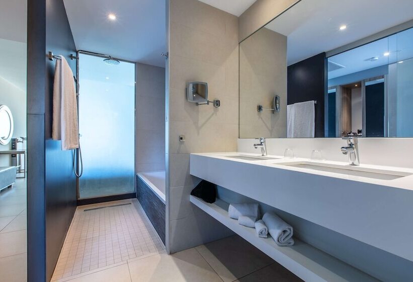 اتاق سوپریور با چشم‌انداز استخر, Radisson Blu Resort & Spa, Gran Canaria Mogan