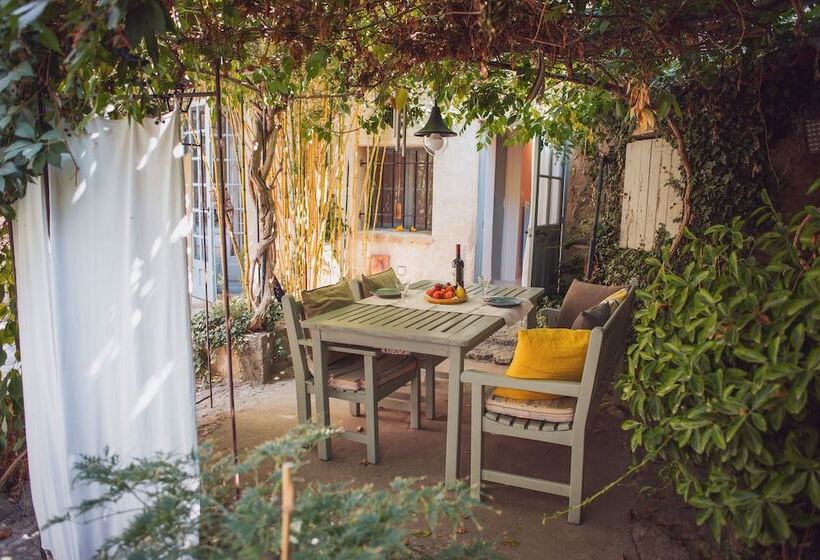 إستوديو قياسى داخلى, Ancienne Maison Des Gardes