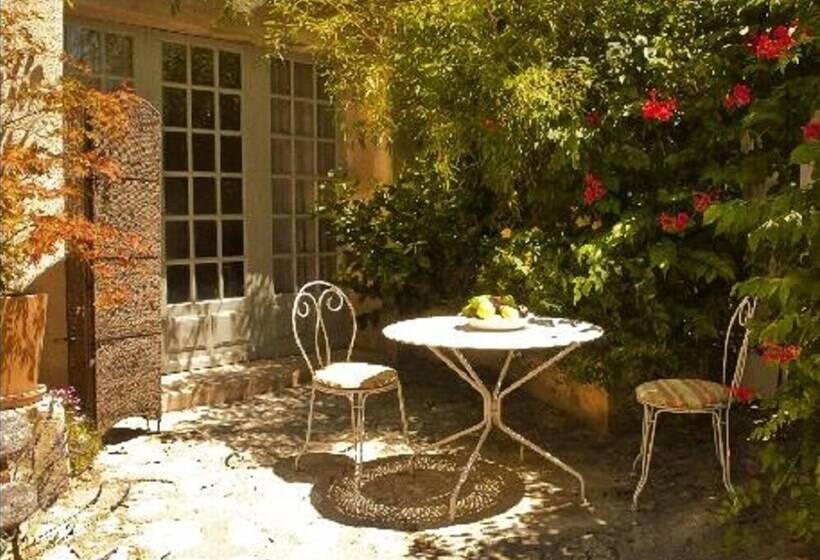 إستوديو قياسى داخلى, Ancienne Maison Des Gardes