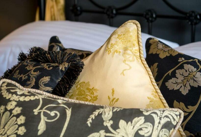 Номер Deluxe, Britannia House