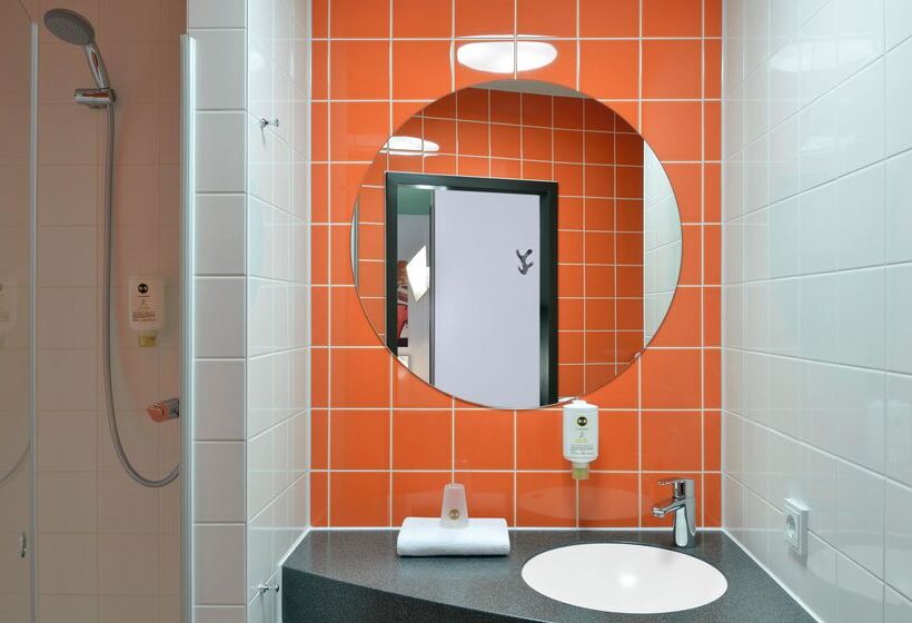 Номер Стандарт, B&b Hotel Leipzig City