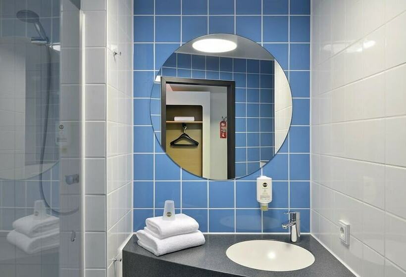 غرفة قياسية ثلاثية, B&b Hotel Passau