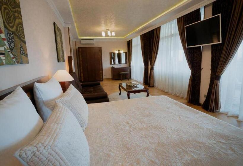 آپارتمان 1 خوابه با چشم‌انداز دریا, Leon Boutique