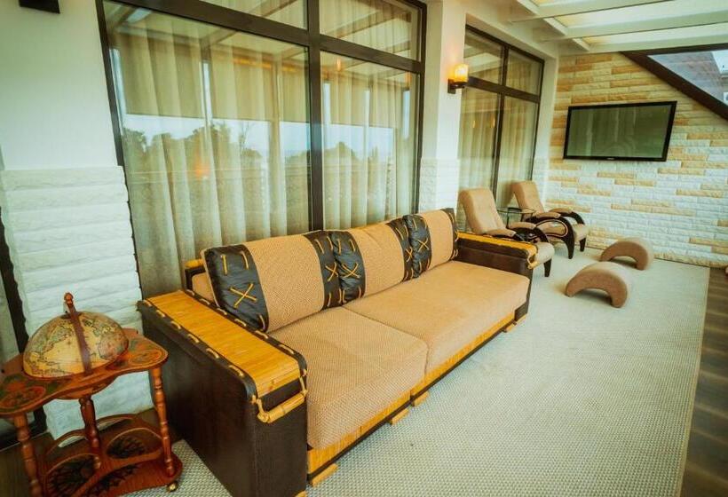 آپارتمان 1 خوابه با چشم‌انداز دریا, Leon Boutique