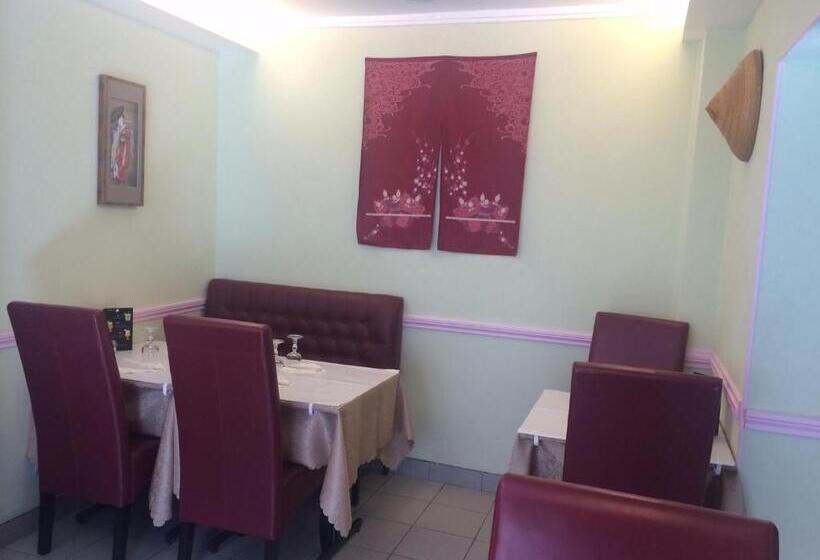 اتاق استاندارد, Restaurant Tokyo