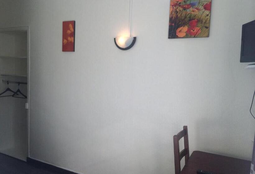 اتاق استاندارد, Restaurant Tokyo