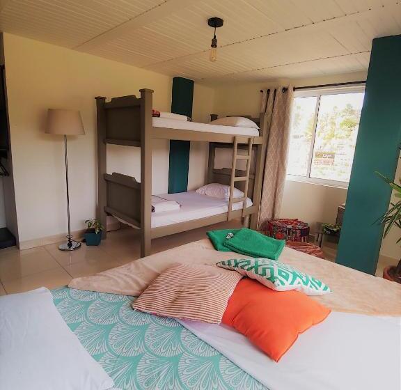 4인용 스탠다드 룸, Casa Kayam Hostal Y Residencia Artística