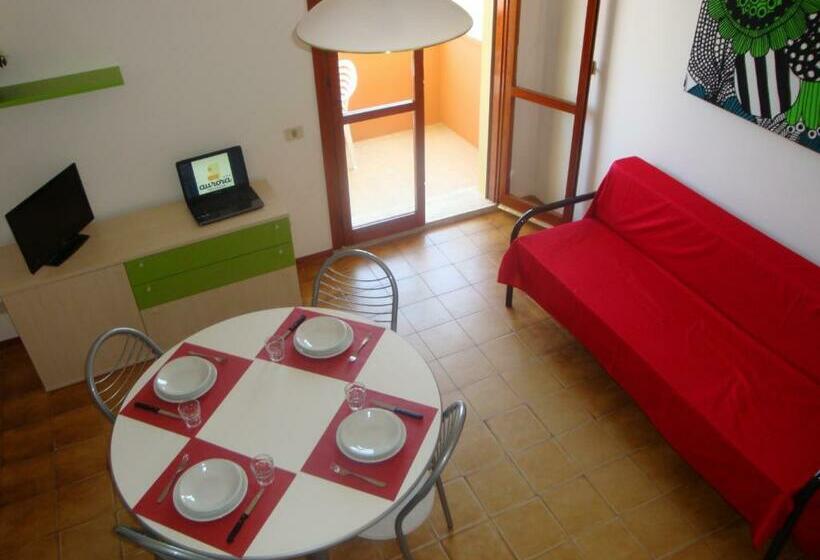 آپارتمان 2 خوابه با چشم‌انداز دریا, Aurora Residence