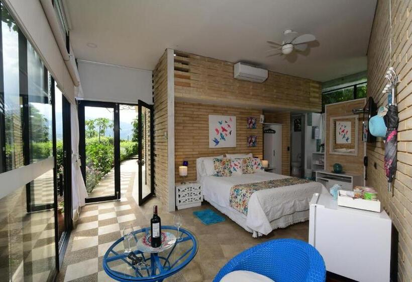 جناح مزود بجاكوزى, Casa Ambrosia