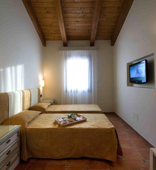 Quarto Triplo Estandar Vista Jardim, Dune Agriturismo