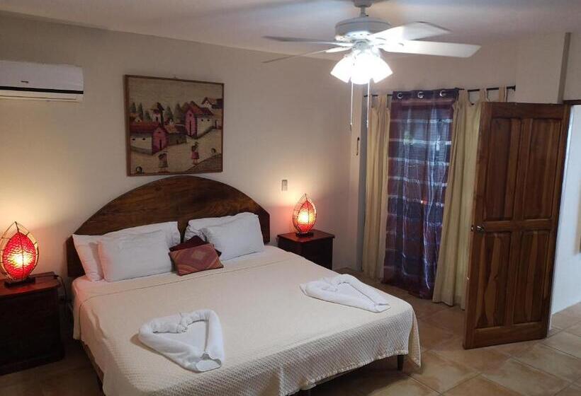 Четырехместный Номер Стандарт Вид на Море, Mango Moon Villa