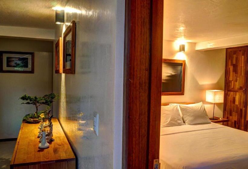 Family studio with garden view, Moana Surf Resort
