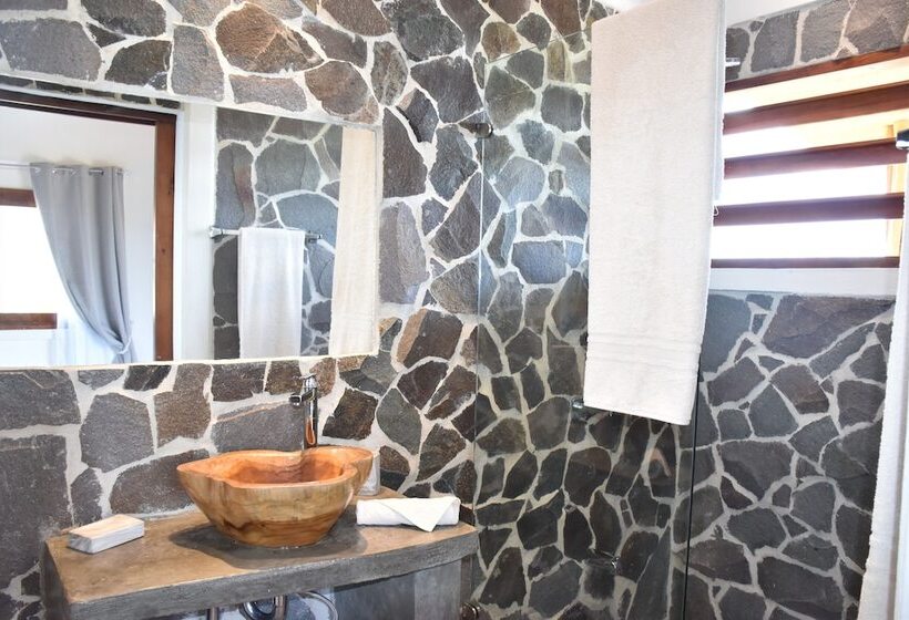 بنجلو عائلى, Peace & Lodge