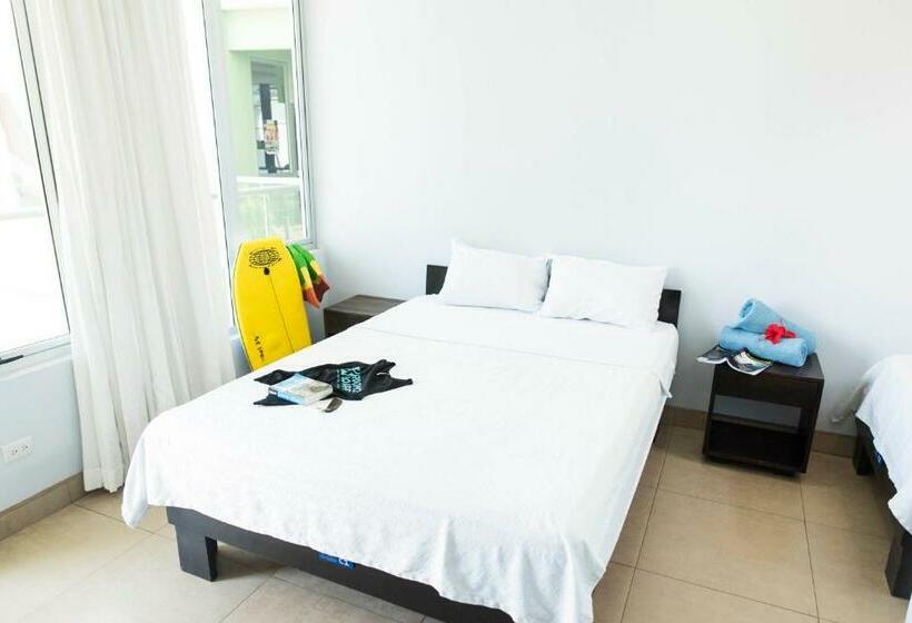 اتاق لوکس, Room2board Hostel And Surf School