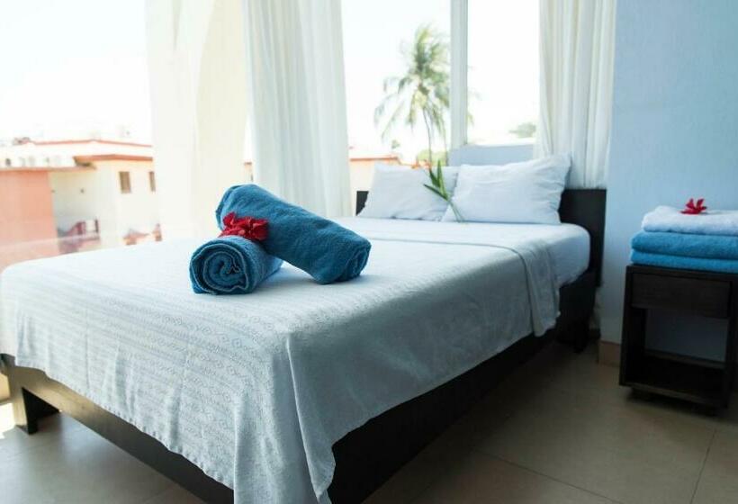 اتاق استاندارد با سرویس بهداشتی مشترک, Room2board Hostel And Surf School