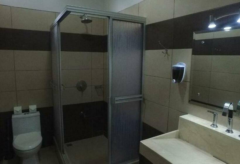 اتاق استاندارد, Room2board Hostel And Surf School