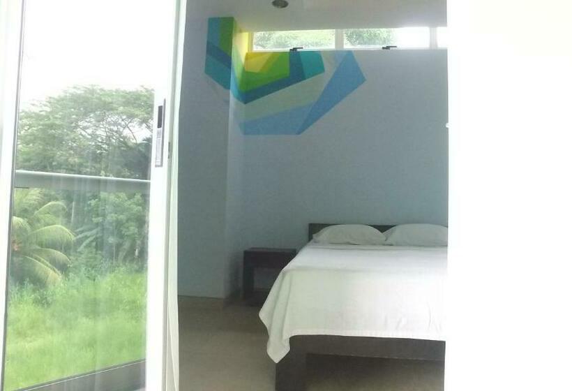 اتاق استاندارد, Room2board Hostel And Surf School