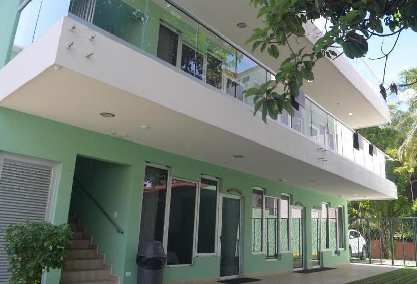 اتاق لوکس, Room2board Hostel And Surf School