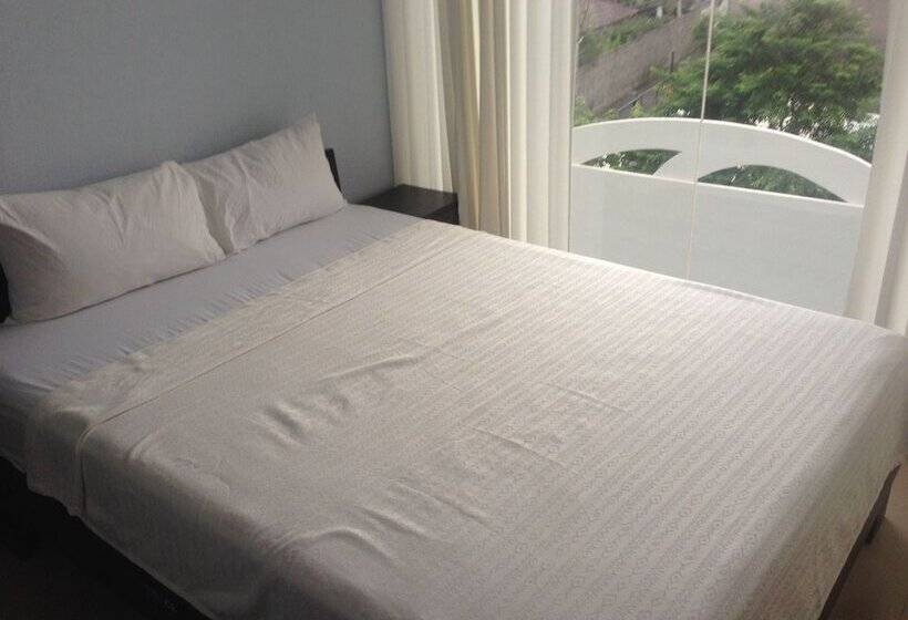 اتاق استاندارد با سرویس بهداشتی مشترک, Room2board Hostel And Surf School