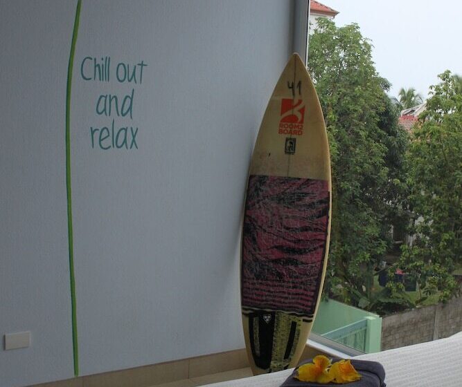 اتاق استاندارد با سرویس بهداشتی مشترک, Room2board Hostel And Surf School
