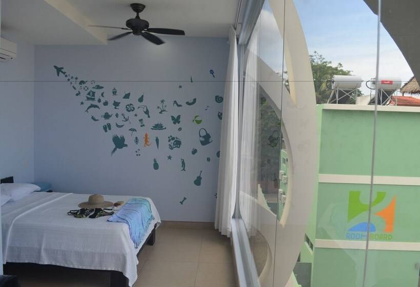 اتاق استاندارد با سرویس بهداشتی مشترک, Room2board Hostel And Surf School