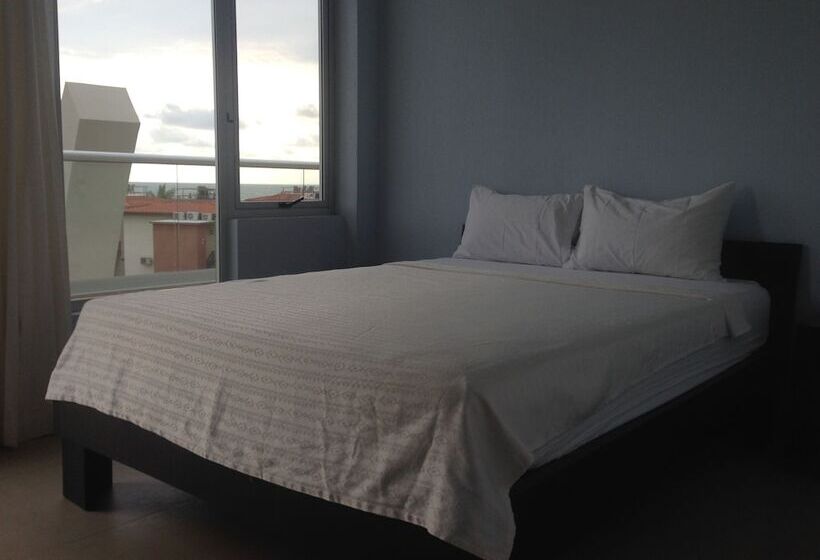 اتاق استاندارد, Room2board Hostel And Surf School