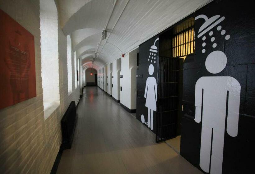Номер Стандарт Индивидуальный, Saintlo Ottawa Jail Hostel