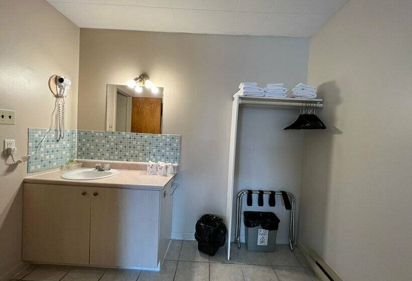Номер Стандарт Трехместный, La Roma Motel