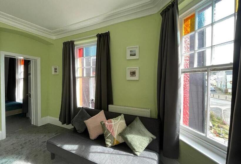 Люкс 2 Спальни, Bryncelyn Guesthouse