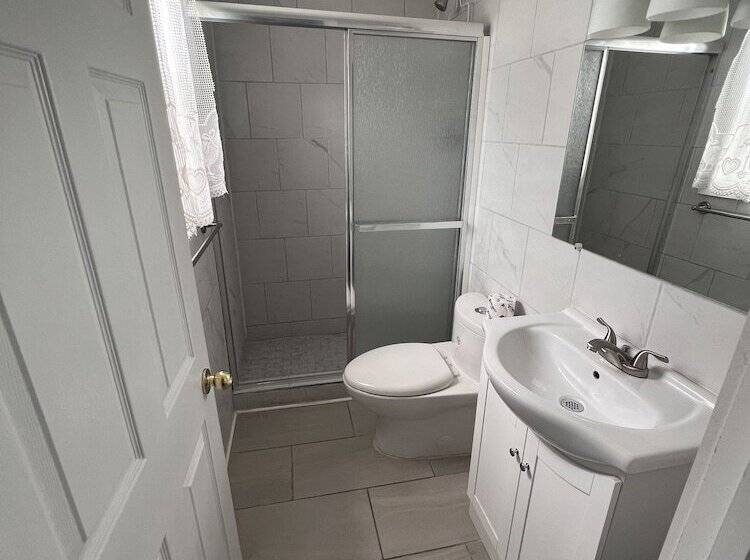 Четырехместный Номер Deluxe, Elect Inn 5