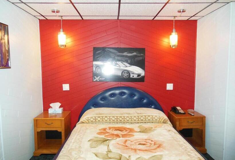 Люкс с гидромассажем, Motor Court Motel