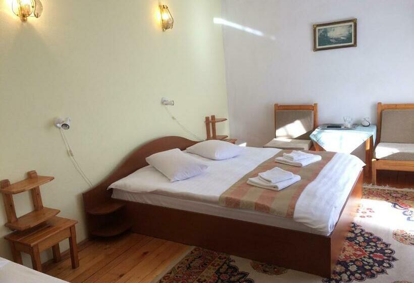 اتاق استاندارد سه نفره, Pension Casa Alba