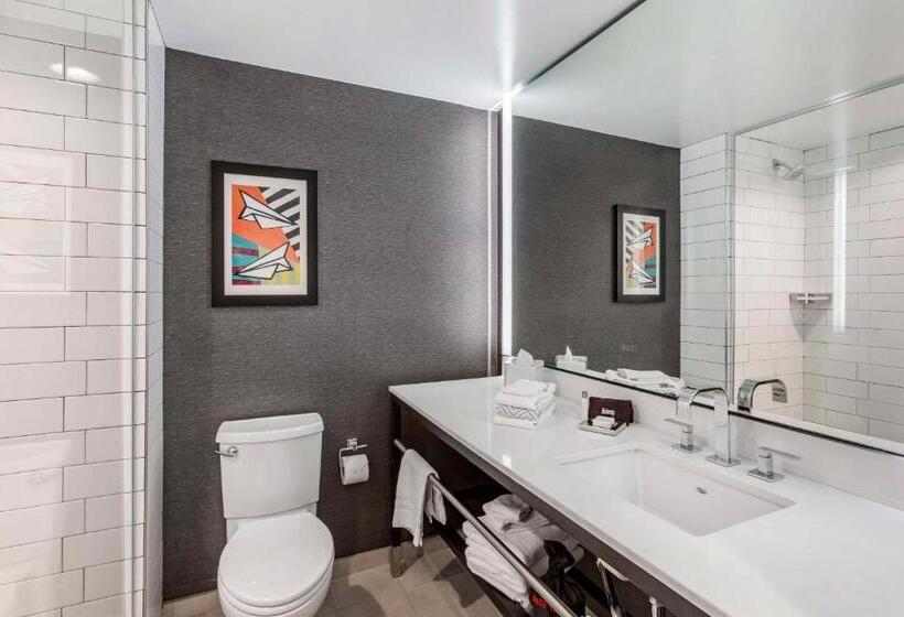 Люкс Кровать Кинг, Cambria Hotel Lax