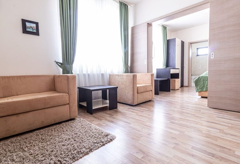 스위트, Armonia By Aristocratis