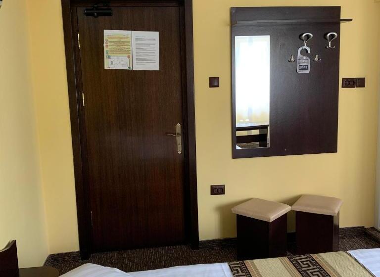 اتاق استاندارد سه تخته با بالکن, Casa Mario