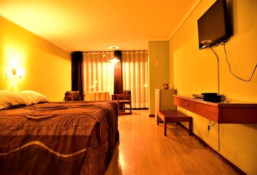Стандартный Номер Кровать Кинг, Holiday Suites