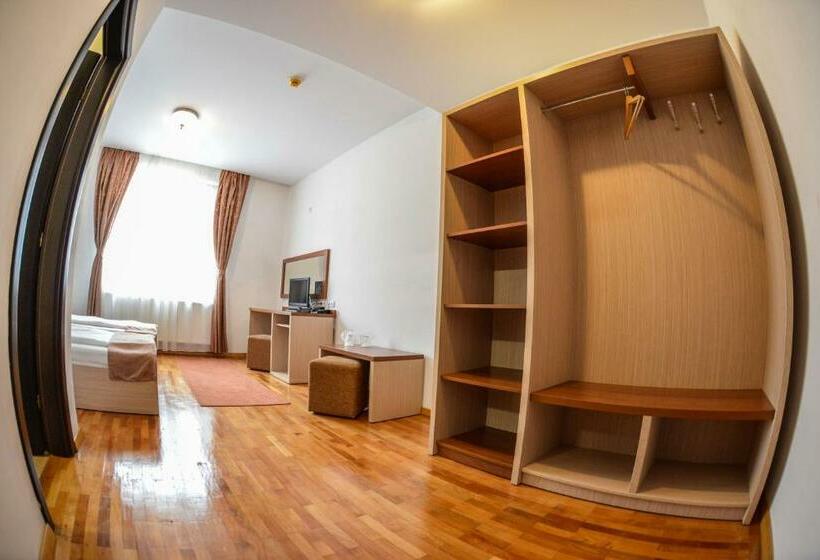 Номер Стандарт, Posada
