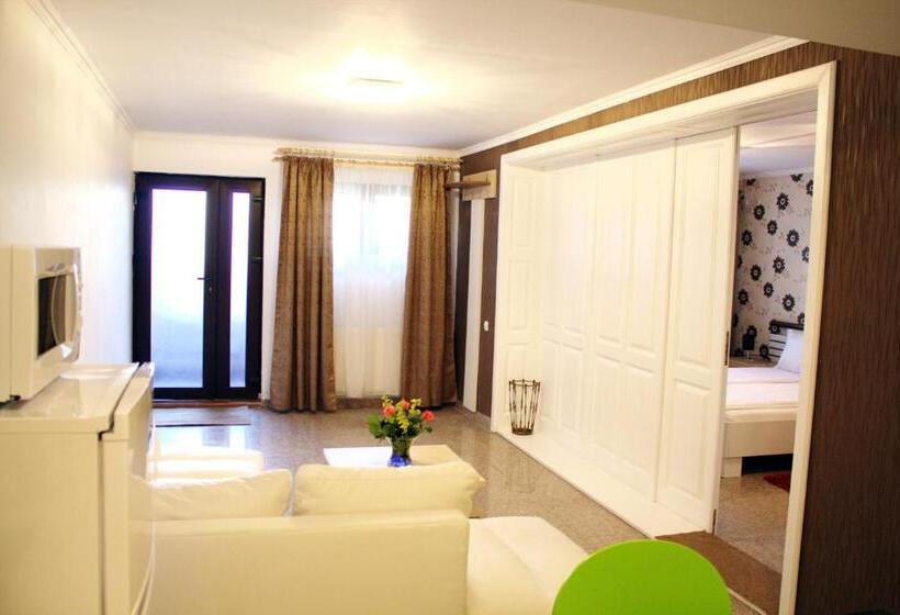 استودیوی لوکس, Rhc Royal
