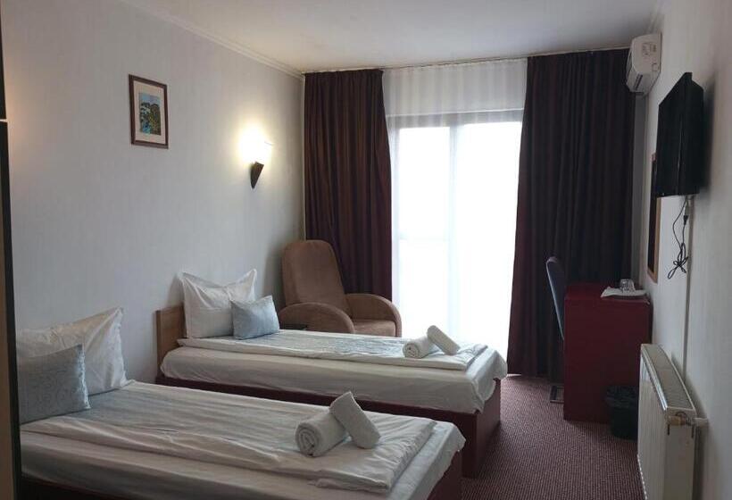 اتاق استاندارد یک نفره, Rhc Royal