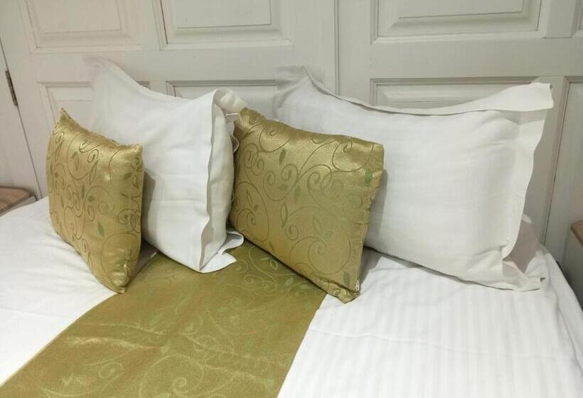 استودیوی لوکس, Rhc Royal