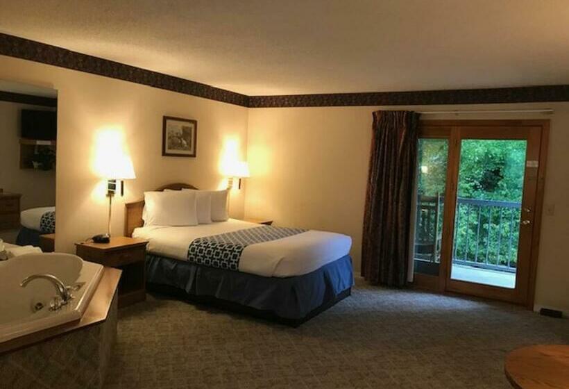 Номер Стандартный Кровать Куин, Four Seasons Inn